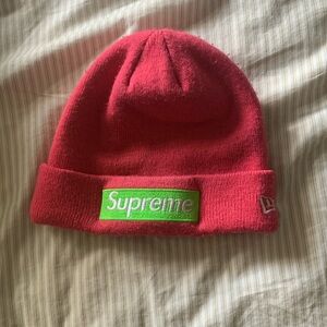 supreme fw17 magenta new era beanie (d.s.)